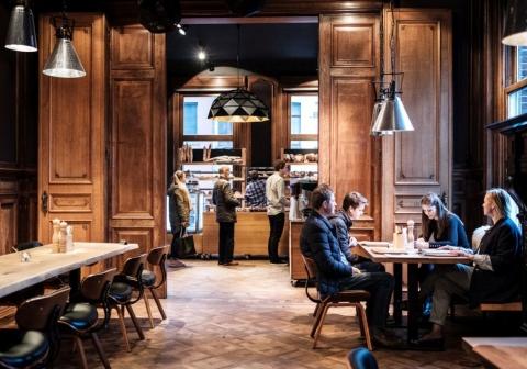 In het bistrogedeelte kun je genieten van een heerlijk ontbijt of een lekkere lunch