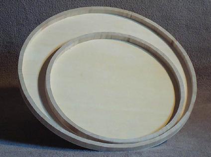 Houten kaasplanken, zoals die van De Wilde Kaasrijperij, dragen bij tot een natuurlijk karakter en worden in de koelkast niet zo koud als metalen planken