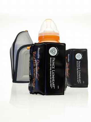 Deze On the Go flesverwarmer van Prince Lionheart kan na gebruik telkens gereactiveerd worden door hem vijftien minuten in kokend water te leggen. Door een druk op het plaatje komt een chemisch proces op gang waarbij er warmte vrijkomt Deze On the Go flesverwarmer van Prince Lionheart kan na gebruik telkens gereactiveerd worden door hem vijftien minuten in kokend water te leggen. Door een druk op het plaatje komt een chemisch proces op gang waarbij er warmte vrijkomt
