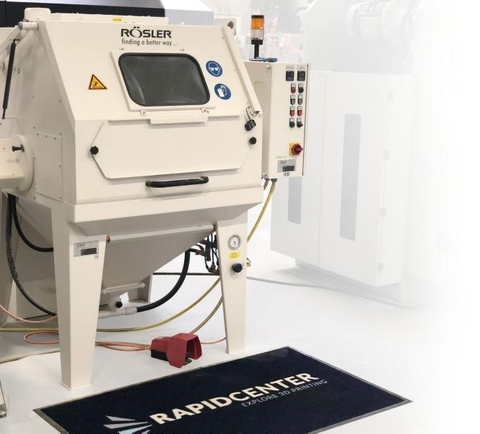 De nieuwe straalmachine in het RapidCenter