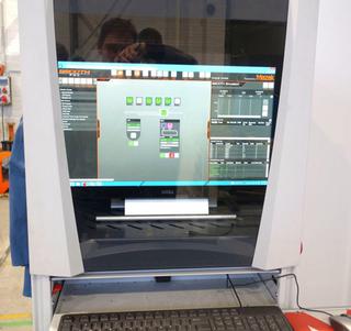 De nieuwe sturing laat toe om rechtstreeks vanuit de 3D-tekening te programmeren De nieuwe sturing laat toe om rechtstreeks vanuit de 3D-tekening te programmeren