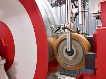 Vulkoprin test het materiaal Vulkollan® in hun testfaciliteit