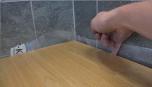 Plaatsen van plinten